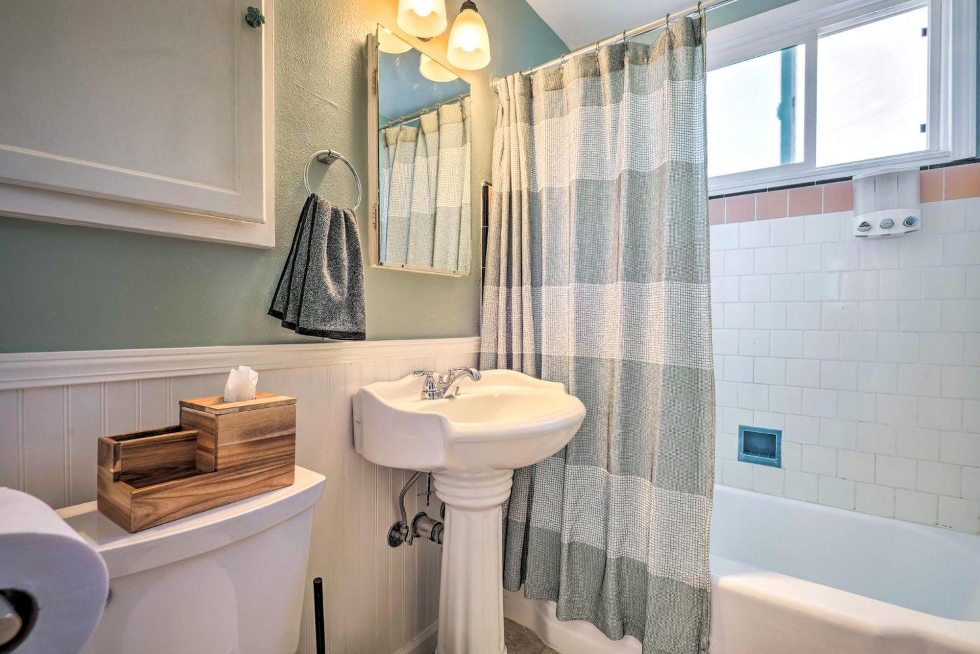 Stylish And Modern Burbank Gem With Private Yard! 빌라 외부 사진